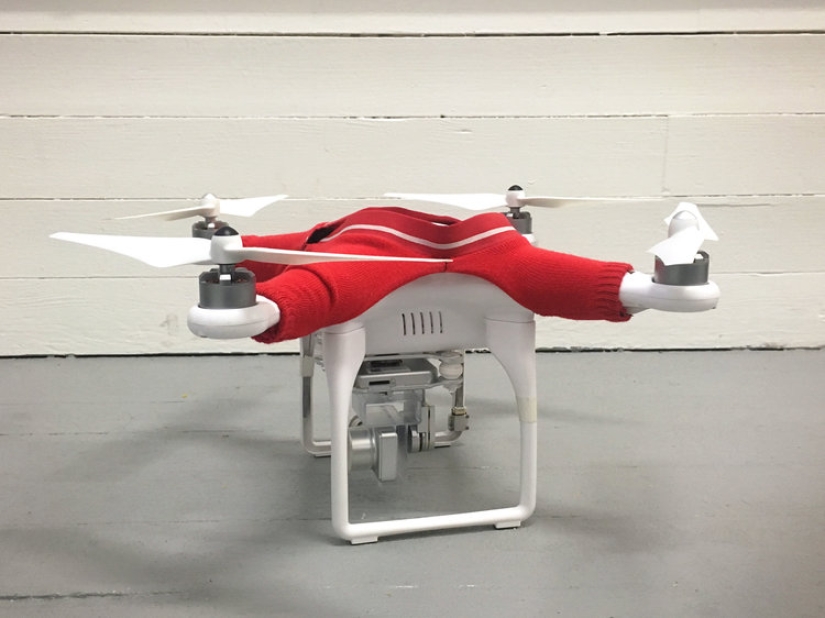 American woman sells $200 sweaters for drones to make them "more comfortable" American woman sells $200 sweaters for drones to make them "more comfortable"