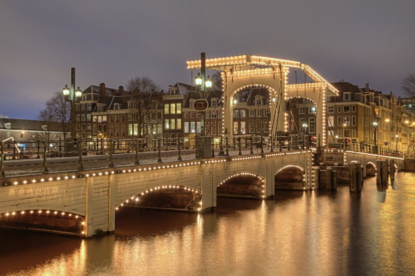 Amsterdam in numbers and photos Amsterdam in numbers and photos