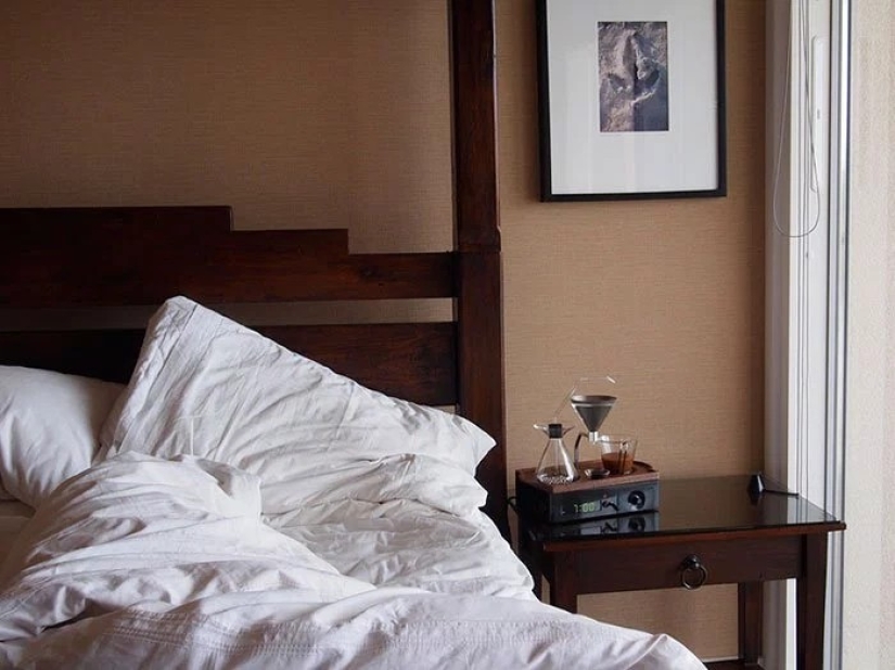 An alarm clock that wakes up with freshly brewed coffee is the dream of millions An alarm clock that wakes up with freshly brewed coffee is the dream of millions
