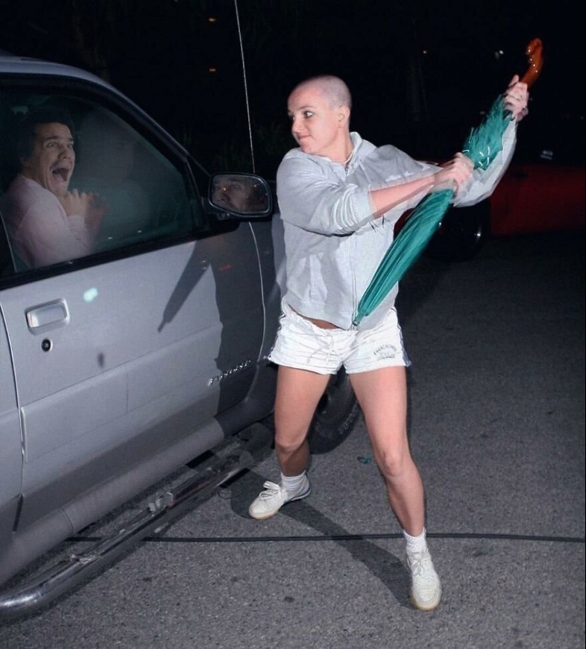 An ordinary guy "takes pictures" of himself with celebrities and amuses the entire Internet: