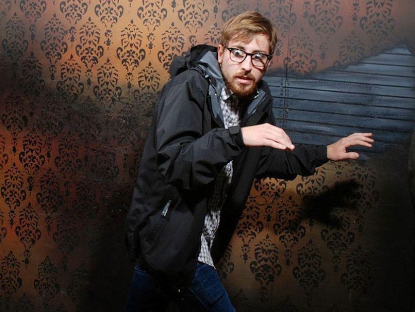 And again the frightened faces of the visitors of the room of horrors