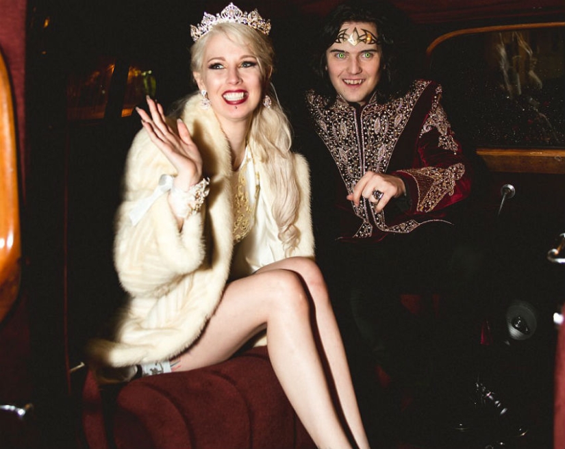 And death will not separate: a couple obsessed with vampires arranged a wedding for 120 thousand dollars