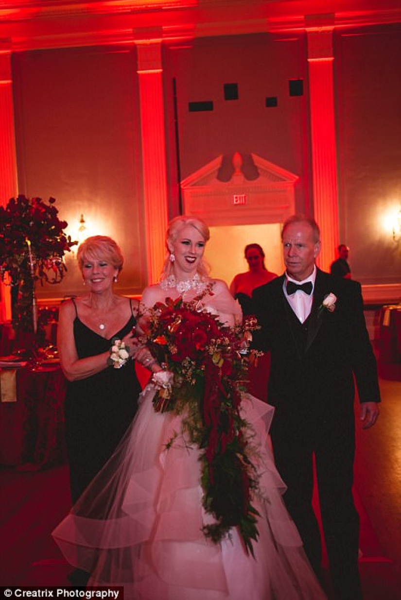 And death will not separate: a couple obsessed with vampires arranged a wedding for 120 thousand dollars