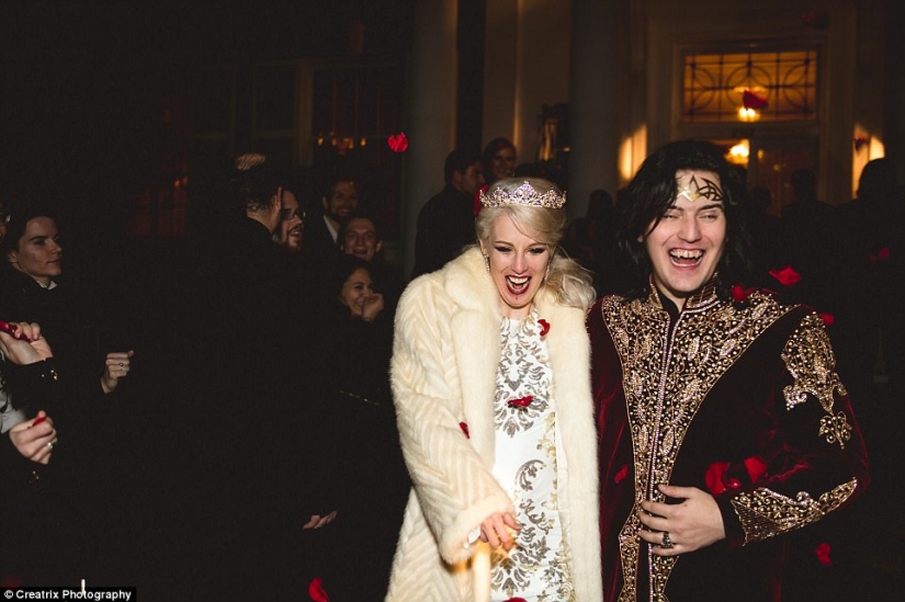 And death will not separate: a couple obsessed with vampires arranged a wedding for 120 thousand dollars