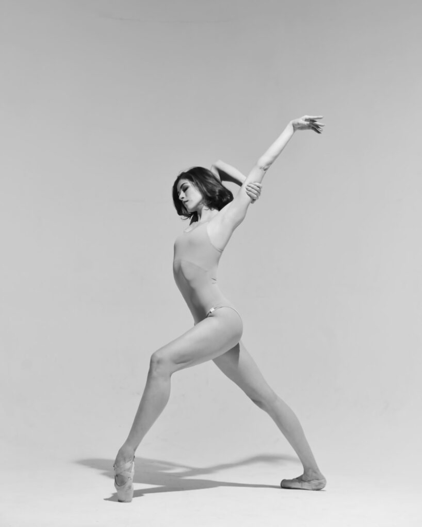 Anita Pudikova-prototipo de las gemelas del juego Atomic Heart Anita Pudikova-prototipo de las gemelas del juego Atomic Heart