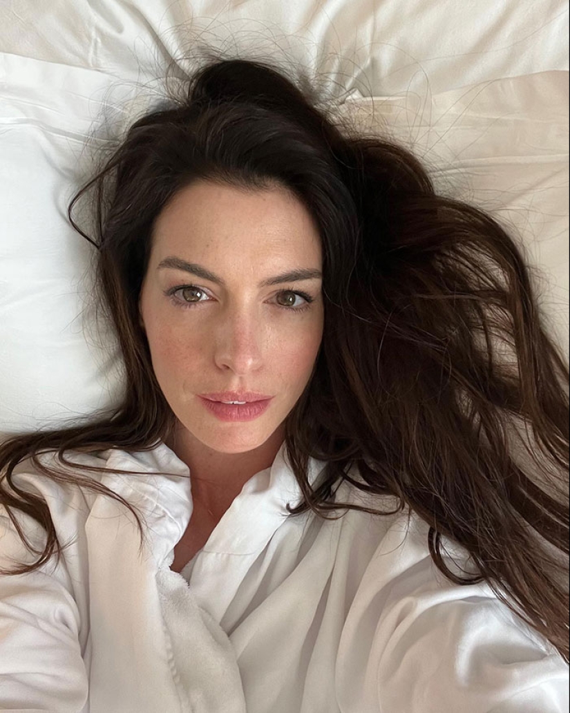 Anne Hathaway Claps Back To All People Saying She Looks “Really Good” For A 40-Year-Old
