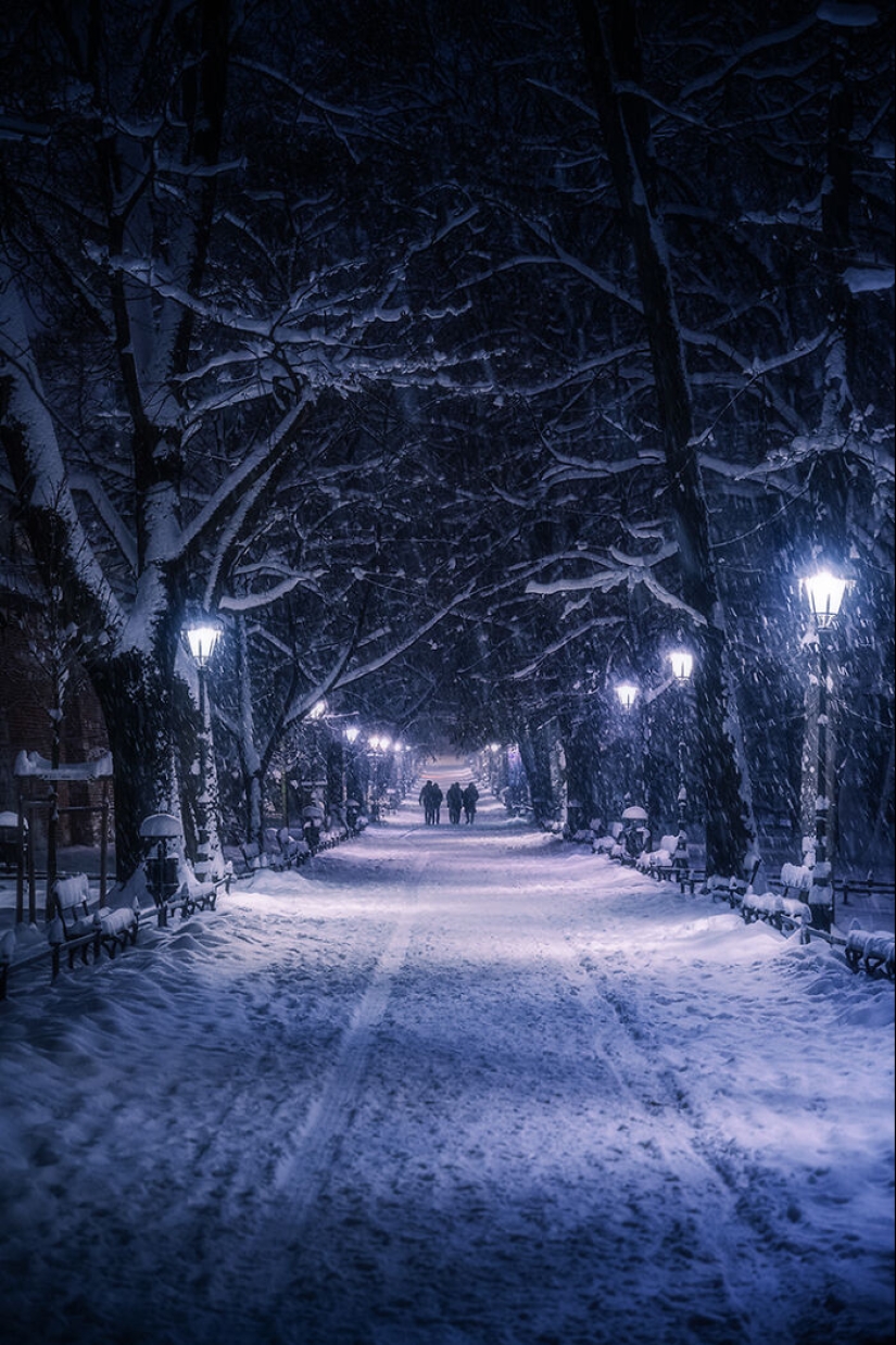 Aquí hay un vistazo a un viaje nevado a lo largo de la ciudad medieval de Cracovia, capturado con la lente de mi cámara