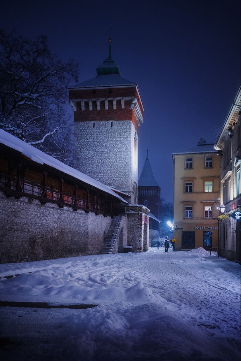 Aquí hay un vistazo a un viaje nevado a lo largo de la ciudad medieval de Cracovia, capturado con la lente de mi cámara