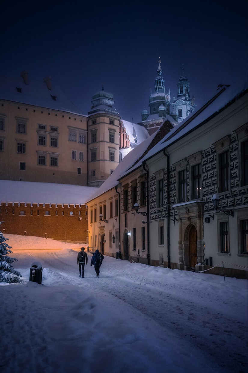 Aquí hay un vistazo a un viaje nevado a lo largo de la ciudad medieval de Cracovia, capturado con la lente de mi cámara