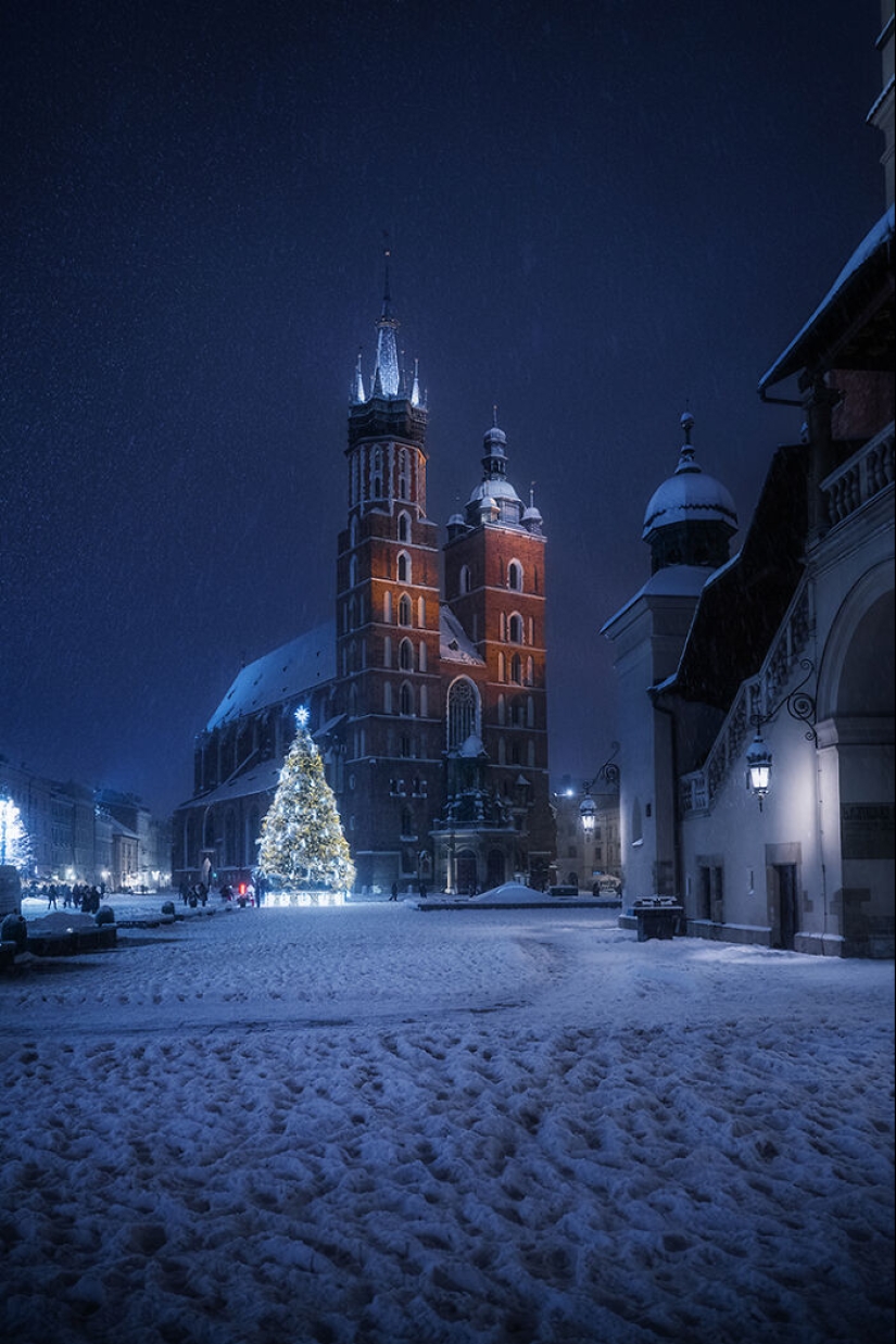 Aquí hay un vistazo a un viaje nevado a lo largo de la ciudad medieval de Cracovia, capturado con la lente de mi cámara