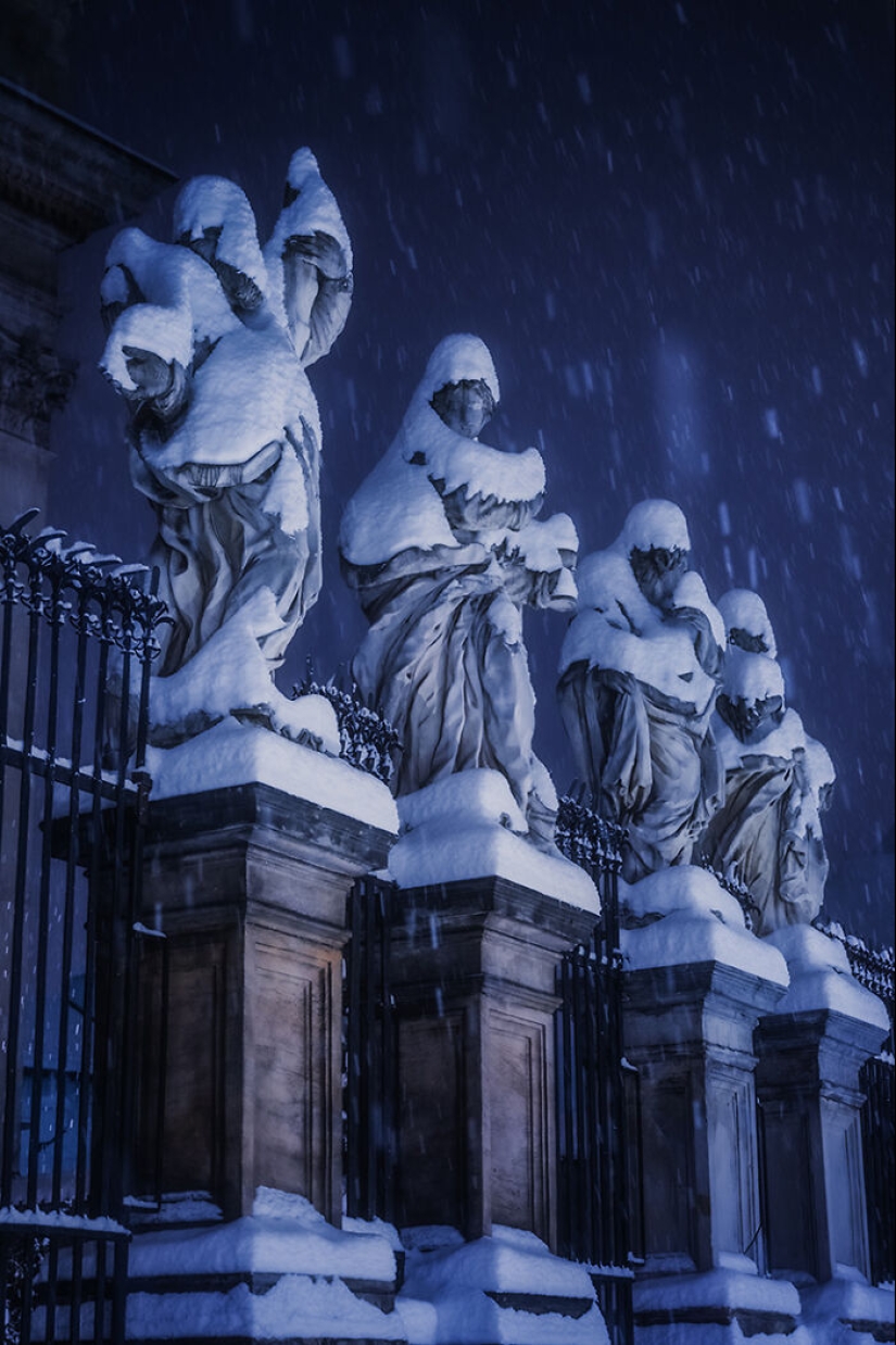 Aquí hay un vistazo a un viaje nevado a lo largo de la ciudad medieval de Cracovia, capturado con la lente de mi cámara