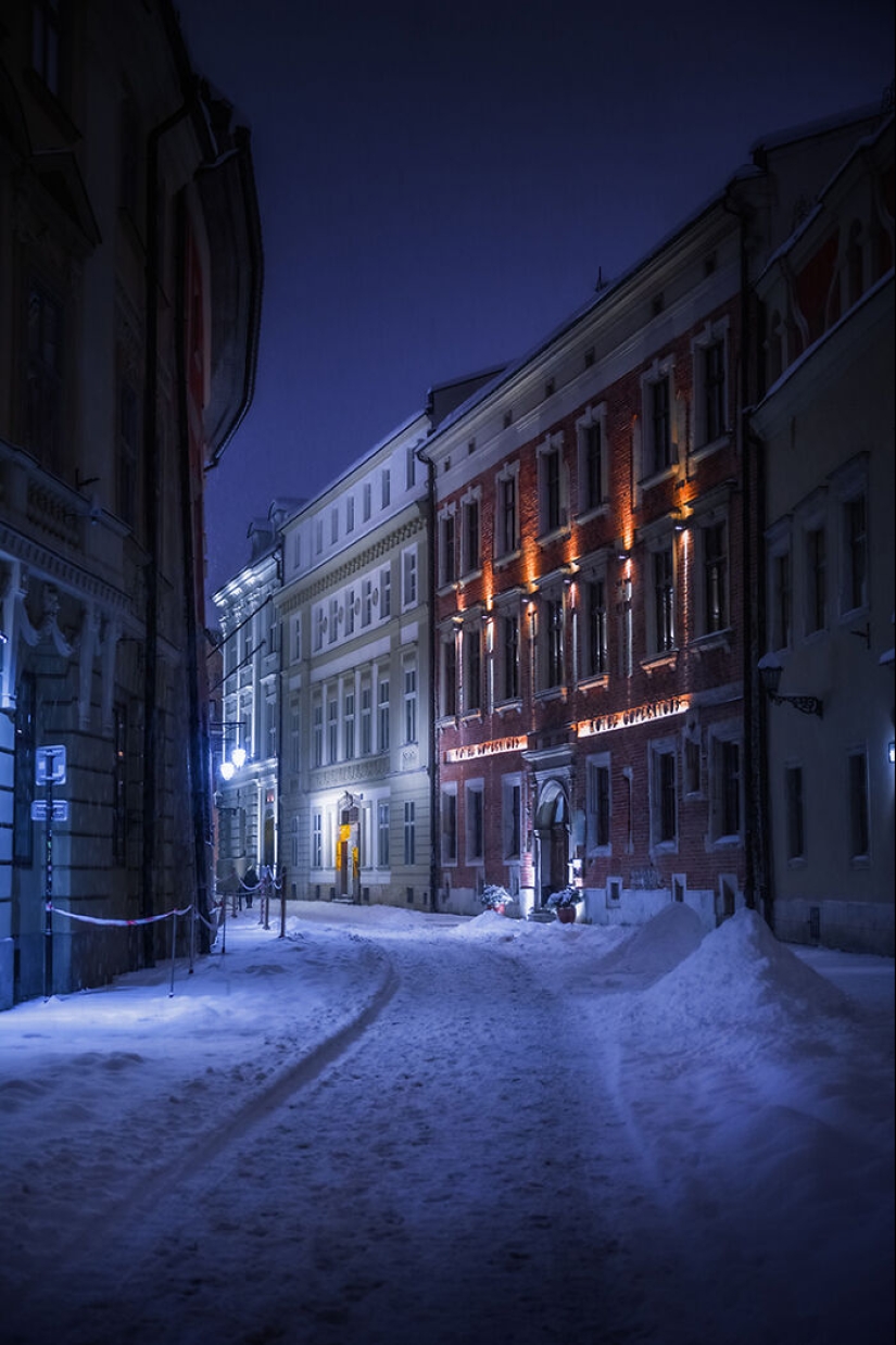 Aquí hay un vistazo a un viaje nevado a lo largo de la ciudad medieval de Cracovia, capturado con la lente de mi cámara