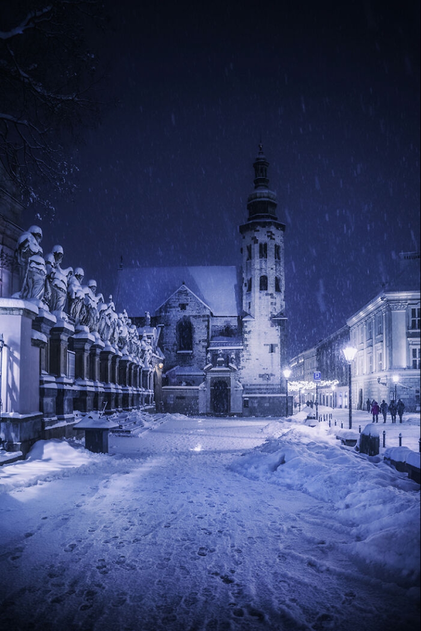 Aquí hay un vistazo a un viaje nevado a lo largo de la ciudad medieval de Cracovia, capturado con la lente de mi cámara