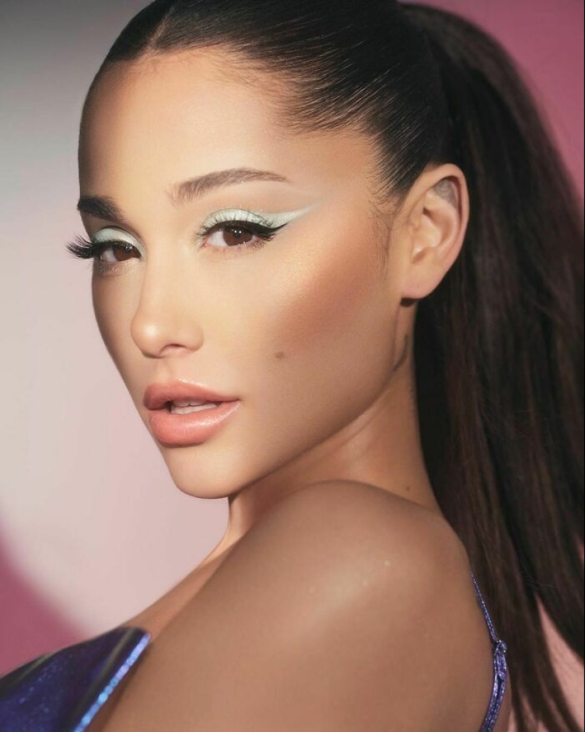 Ariana Grande admite haber usado Botox y rellenos de labios para cambiar su apariencia en el pasado