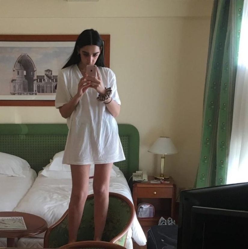 Armine Harutyunyan: why people love and hate a popular model from Armenia Armine Harutyunyan: why people love and hate a popular model from Armenia