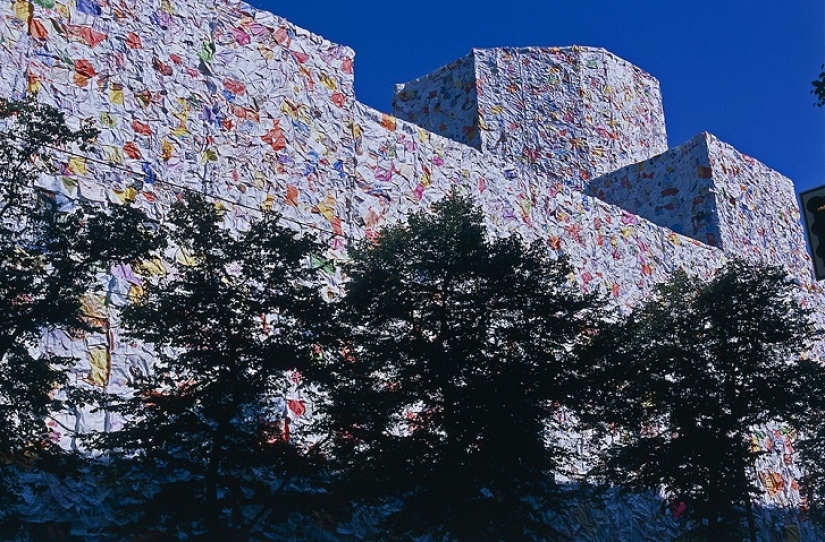 Artist Ha Schult wrapped the former Berlin post office with thousands of love letters