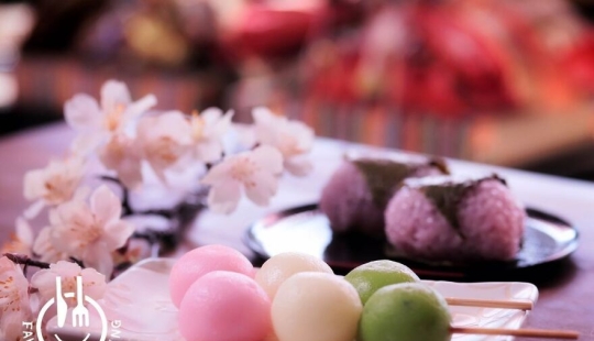 Artista crea una ilusión con sus réplicas de alimentos realistas