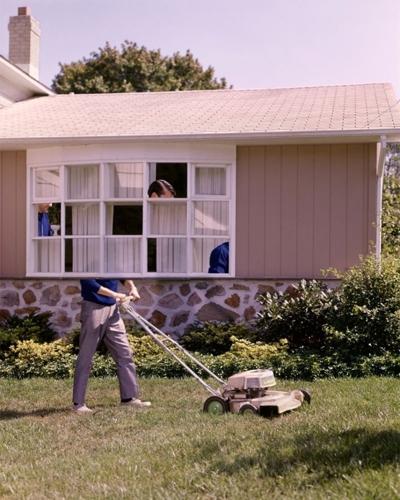 Artista polaco se burló de viejas fotos americanas... y los mejoró