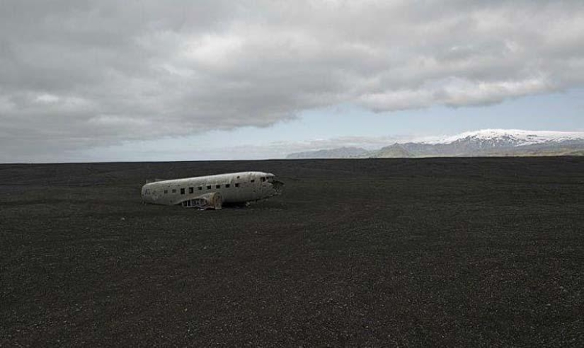 Avión se estrella con final feliz