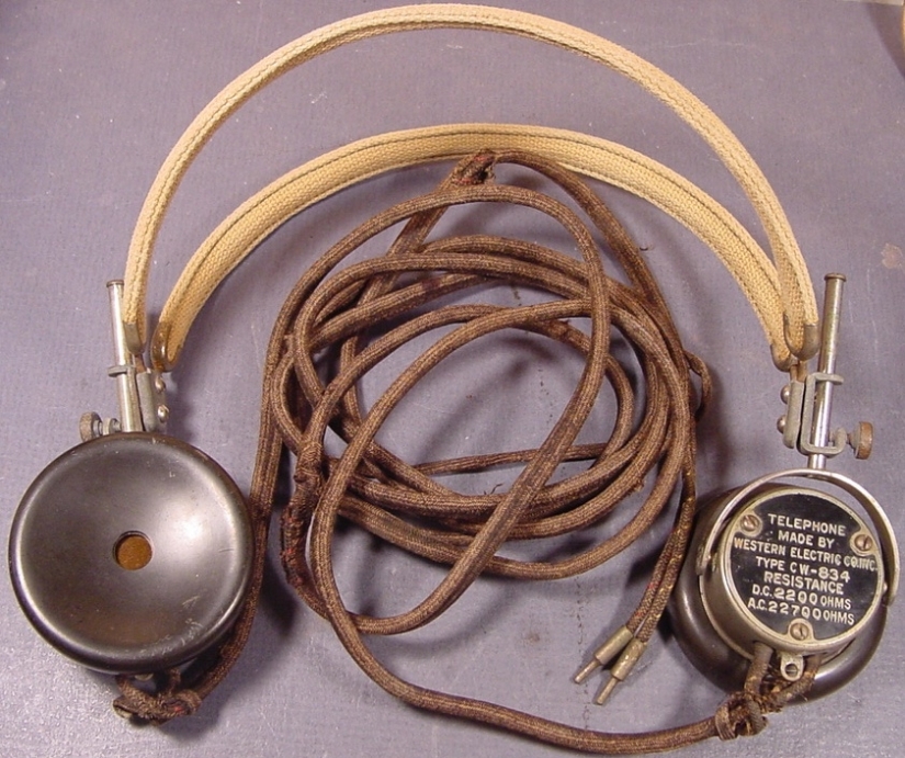 "Bananas in the ears": how modern headphones appeared "Bananas in the ears": how modern headphones appeared