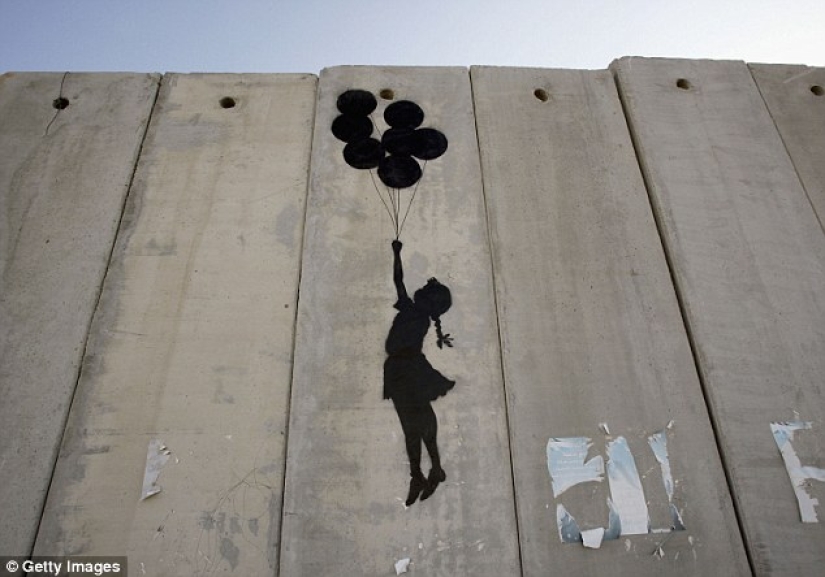 Banksy abrió un hotel con la "peor vista del mundo": el muro entre Israel y Palestina