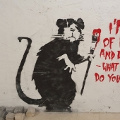Banksy Fans Stunned As Artist “Confirms” Name In Resurfaced Interview Banksy Fans Stunned As Artist “Confirms” Name In Resurfaced Interview