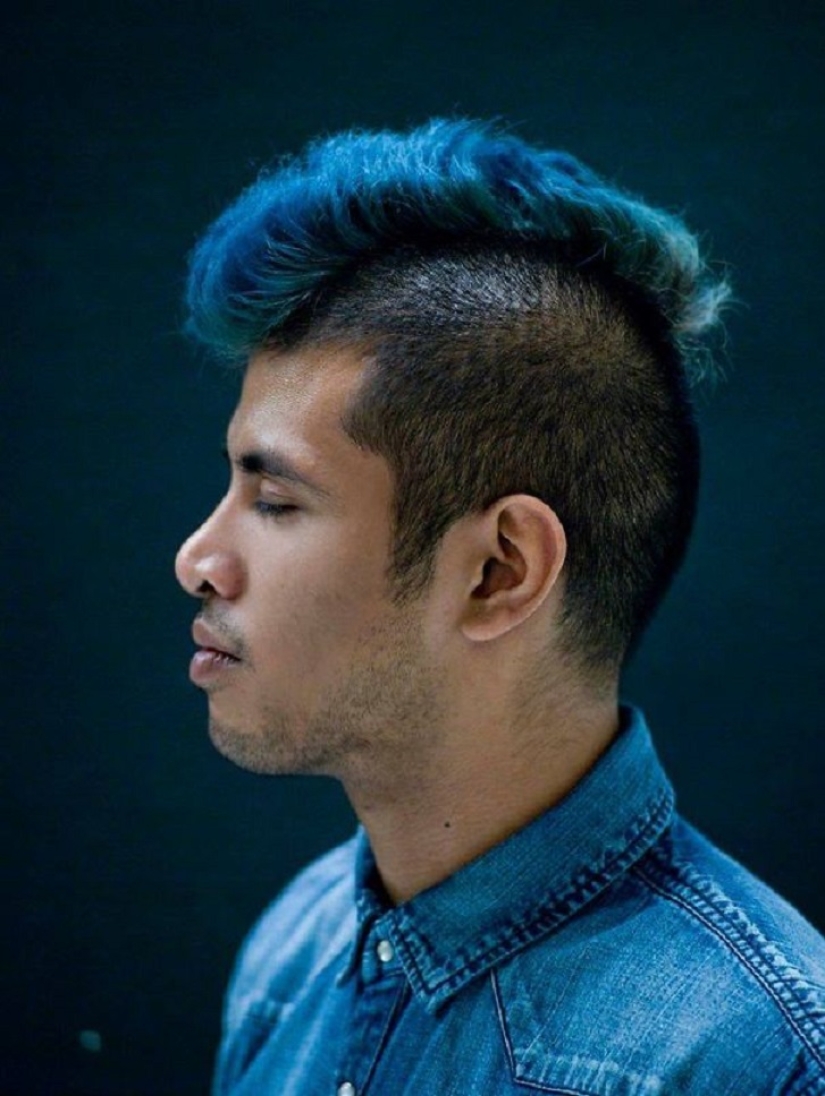 Barba azul: las sirenas macho se tiñen la barba de diferentes colores