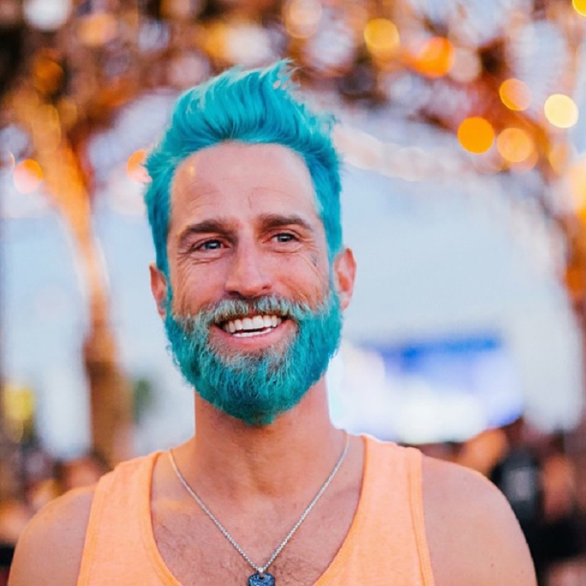 Barba azul: las sirenas macho se tiñen la barba de diferentes colores