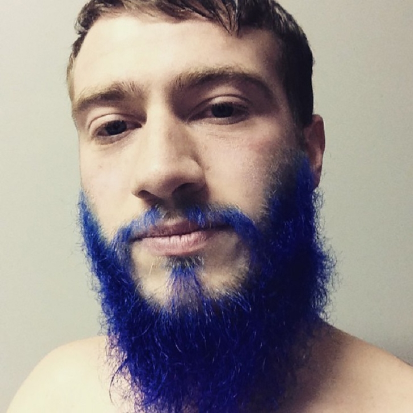 Barba azul: las sirenas macho se tiñen la barba de diferentes colores