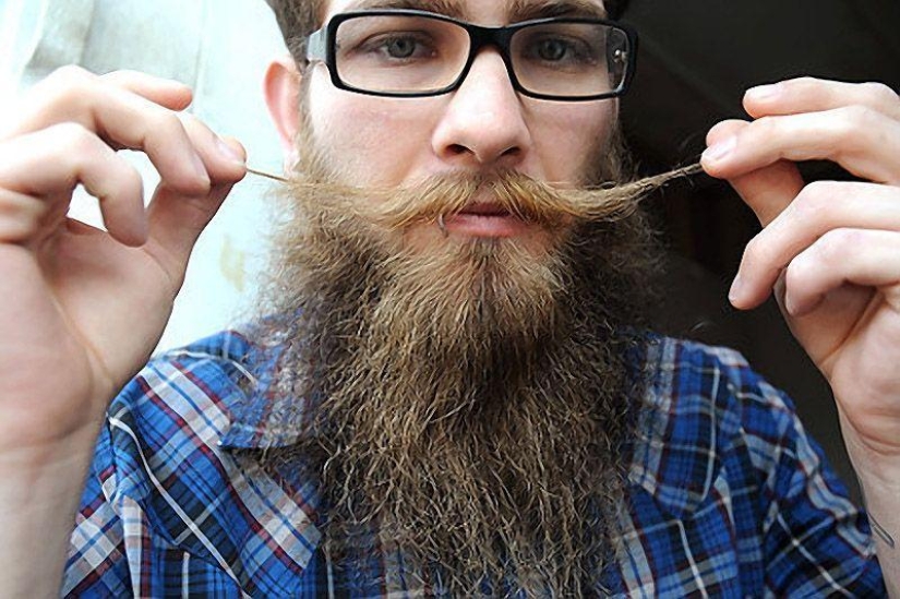 Barbas inusuales que seguramente llamarán la atención. Barbas inusuales que seguramente llamarán la atención.