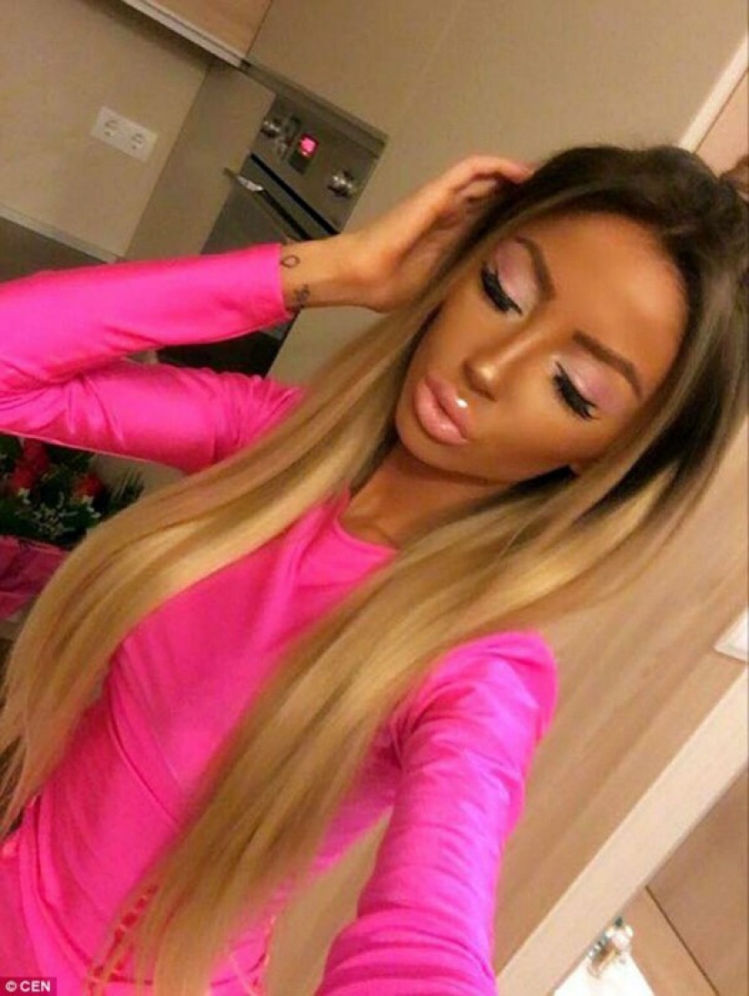 Barbies búlgaras y Ken juran que son todas naturales