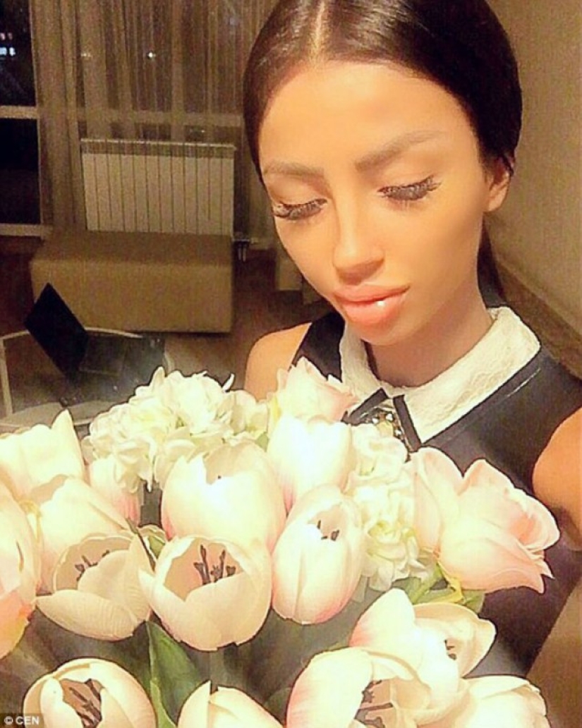 Barbies búlgaras y Ken juran que son todas naturales