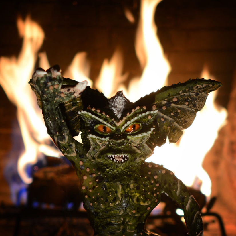 Batalla de dos gremlins comestibles