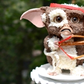 Batalla de dos gremlins comestibles