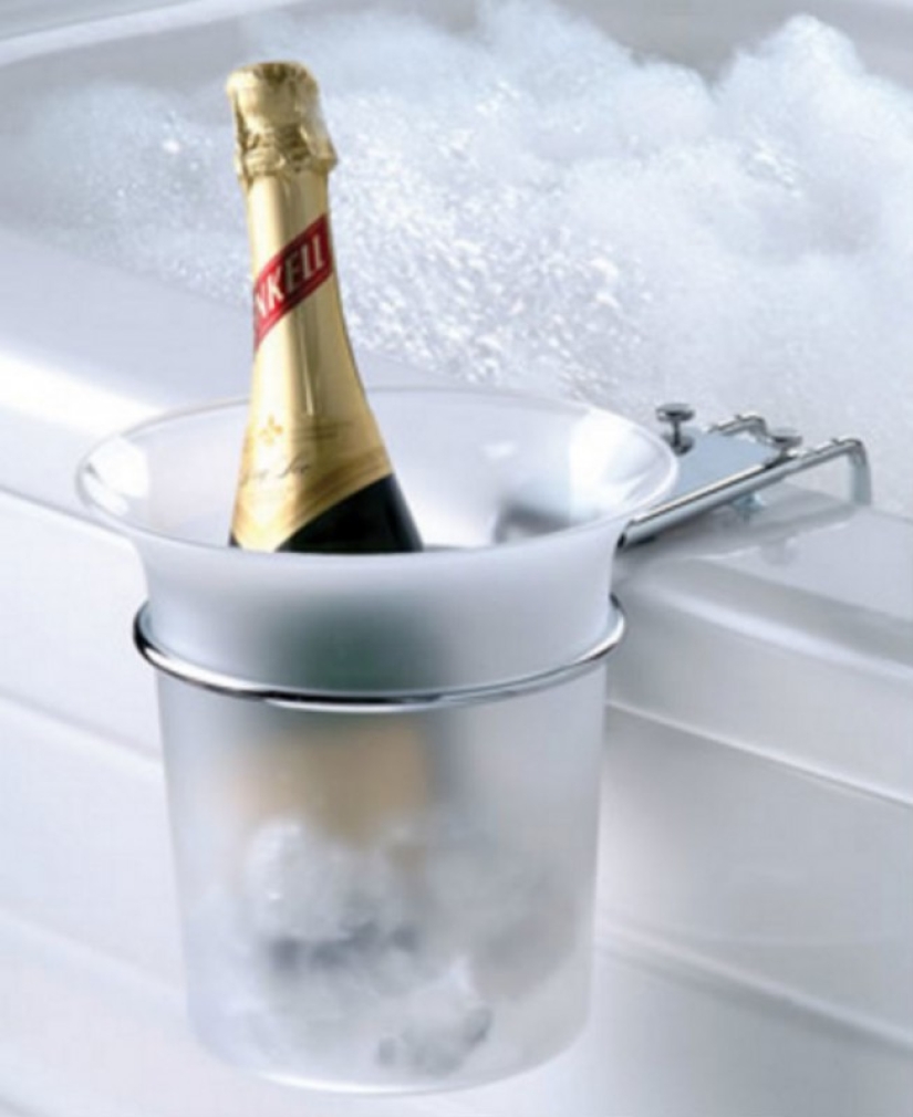 Bathroom Gadgets You&#39;ll Want to Stay There Forever