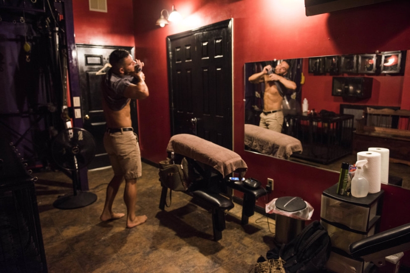BDSM all ages are submissive: 60-year-old Mistress and her client