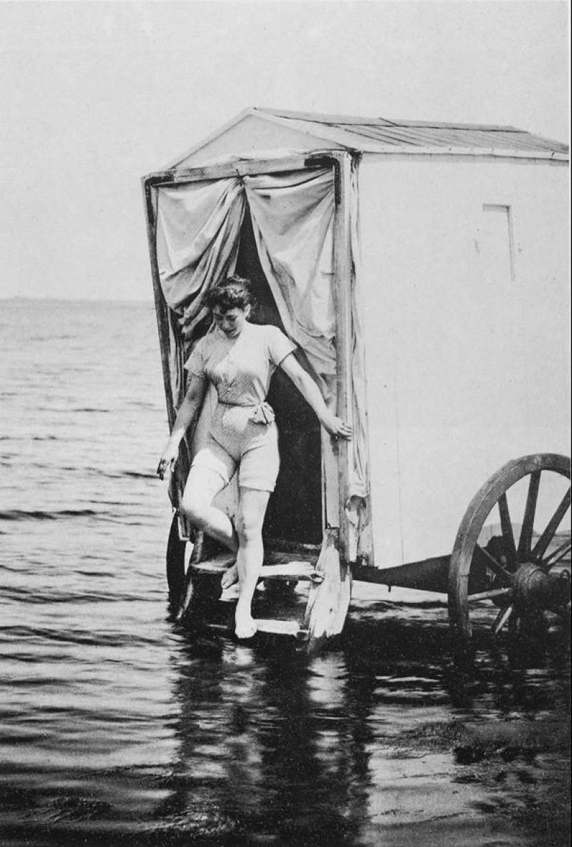 Beach fashion of the 20-30s of the XX century