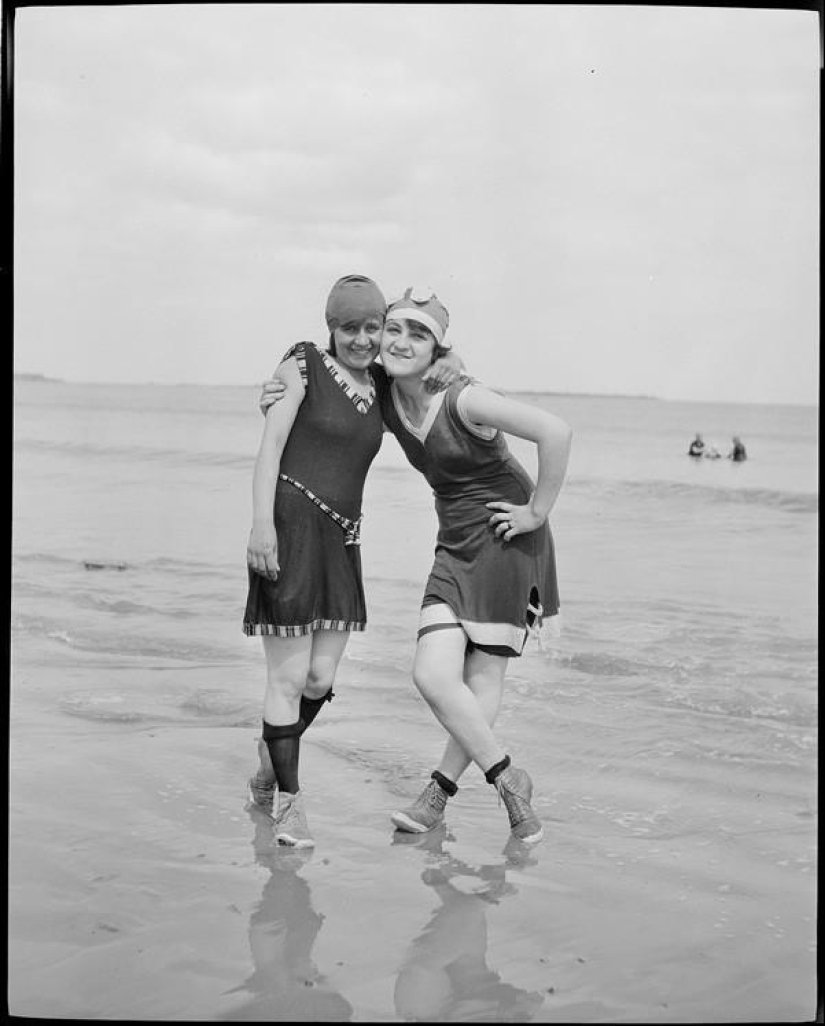 Beach fashion of the 20-30s of the XX century