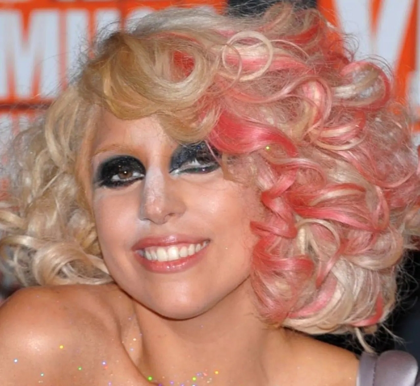 Beauty is a terrible force. A selection of the most ridiculous celebrity makeup