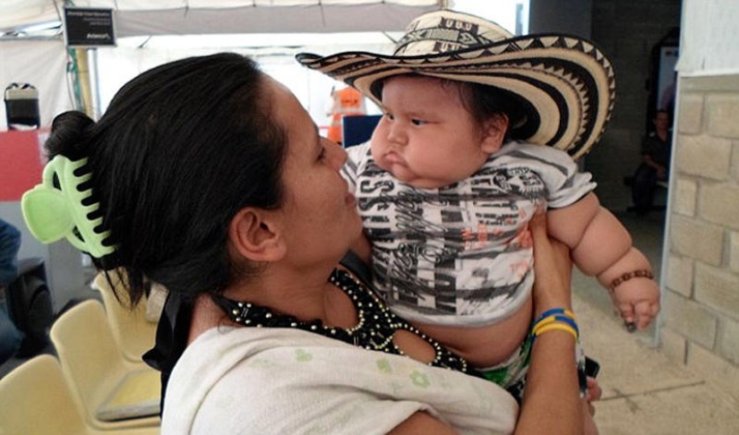 Bebe obeso de 8 meses es arrebatado a sus padres Bebe obeso de 8 meses es arrebatado a sus padres