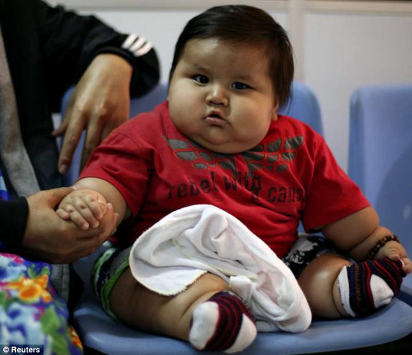 Bebe obeso de 8 meses es arrebatado a sus padres Bebe obeso de 8 meses es arrebatado a sus padres