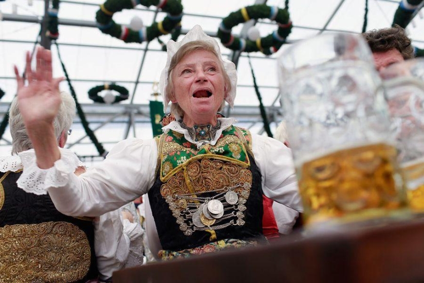 Beer Marathon: The 180th Oktoberfest is in full swing! Beer Marathon: The 180th Oktoberfest is in full swing!