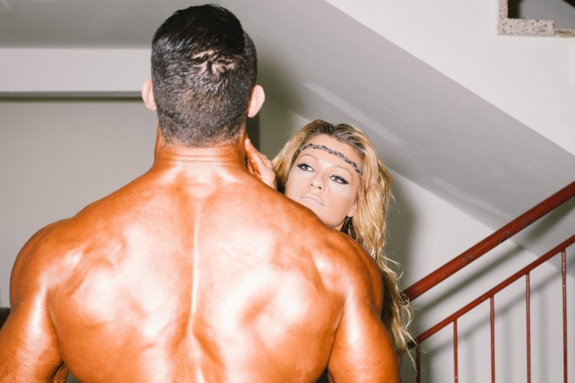 Behind the scenes of big bodybuilding