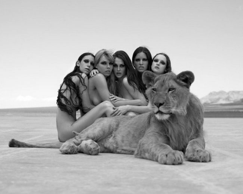 Belleza desnuda en Austria: desnudo en blanco y negro por Sylvia Bloom Belleza desnuda en Austria: desnudo en blanco y negro por Sylvia Bloom