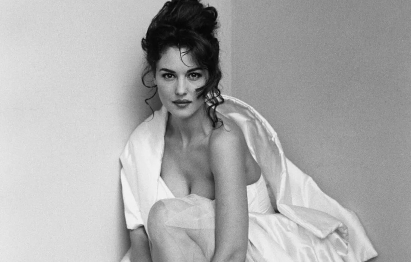 Belleza más allá de los límites del tiempo: fotos traviesas de la joven Monica Bellucci