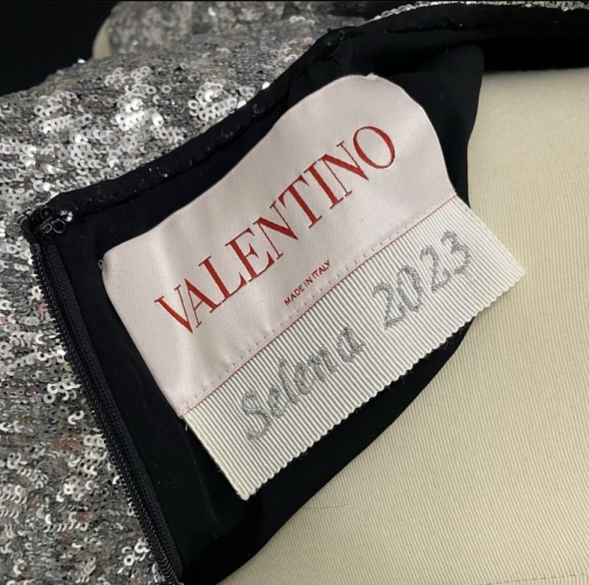 Best friends forever: Selena Gomez and Nicola Peltz celebrated the New Year in the same dresses and matching tattoos Best friends forever: Selena Gomez and Nicola Peltz celebrated the New Year in the same dresses and matching tattoos