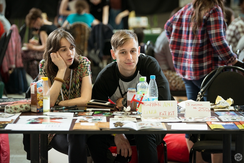 Bicho raro con la letra "g": Convención de cómics geeks Mossow Bicho raro con la letra "g": Convención de cómics geeks Mossow