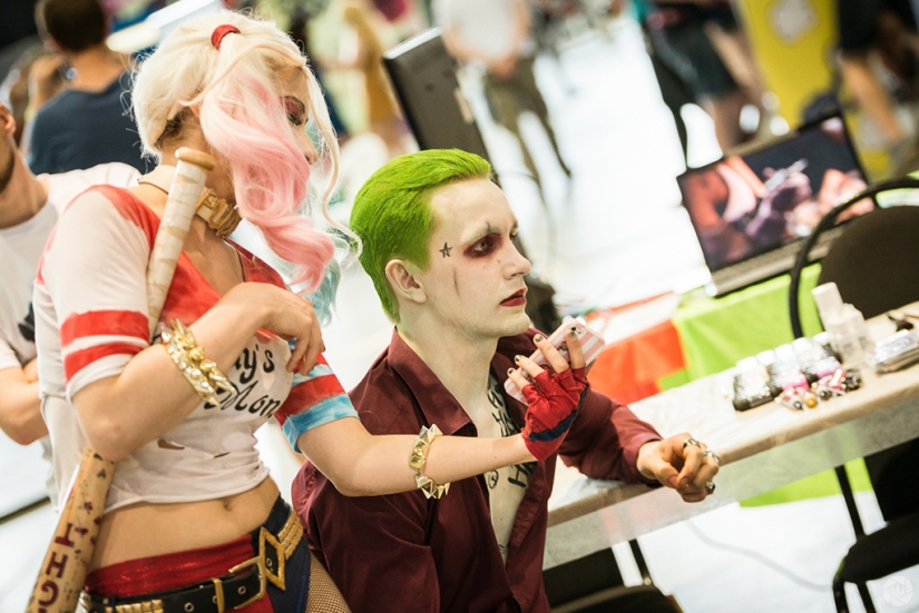 Bicho raro con la letra "g": Convención de cómics geeks Mossow Bicho raro con la letra "g": Convención de cómics geeks Mossow