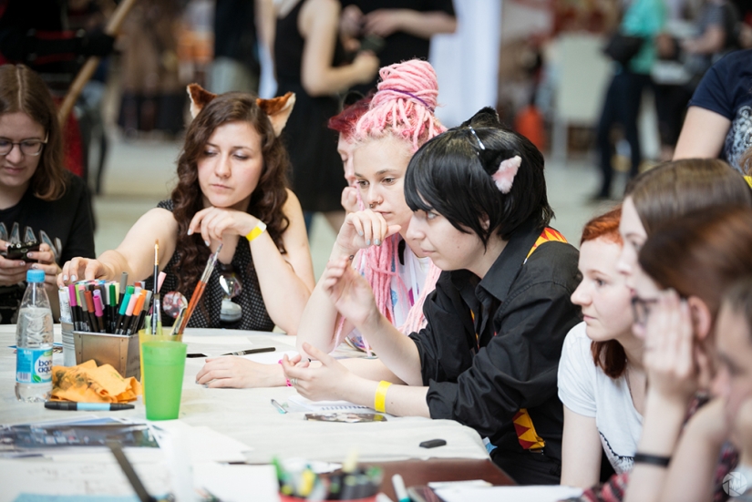 Bicho raro con la letra "g": Convención de cómics geeks Mossow Bicho raro con la letra "g": Convención de cómics geeks Mossow