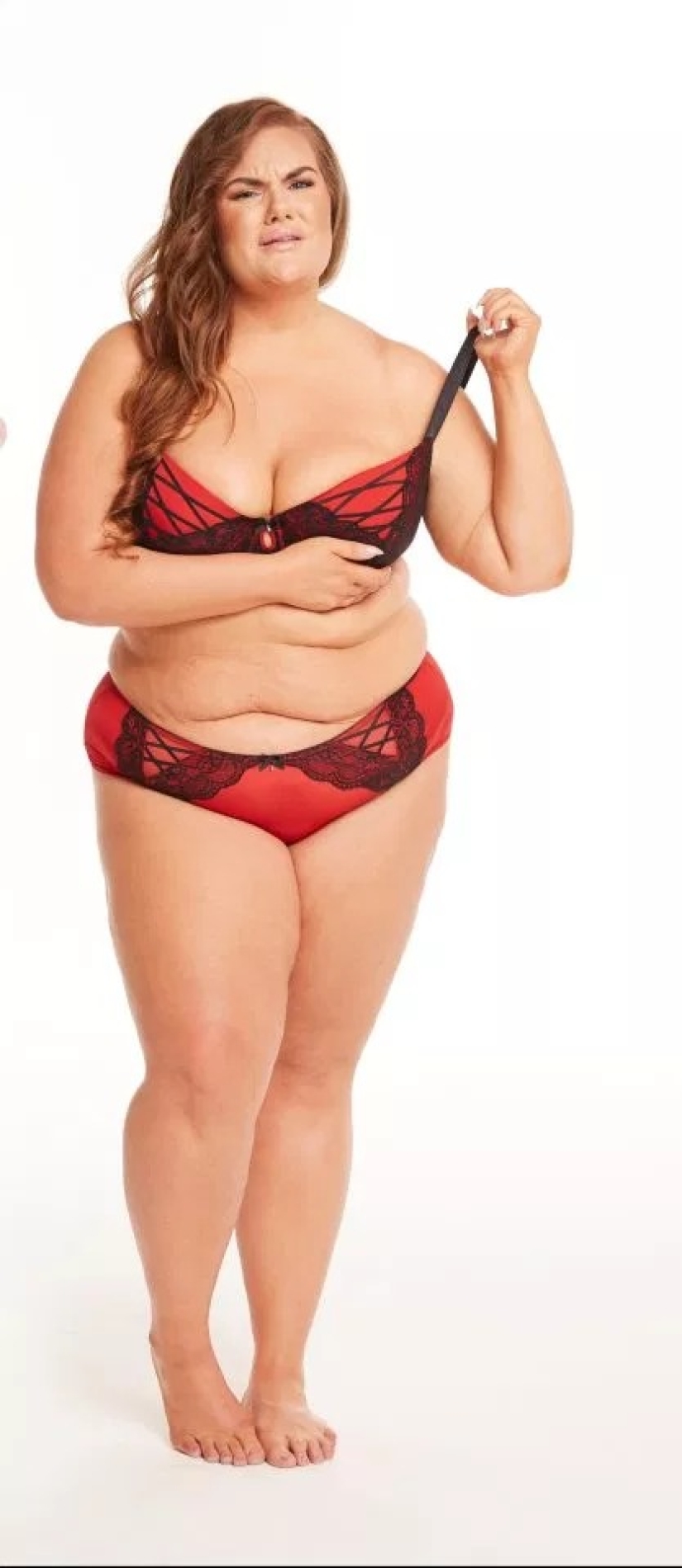 Big breasts are big problems: owners of a luxurious bust complain of constant discomfort